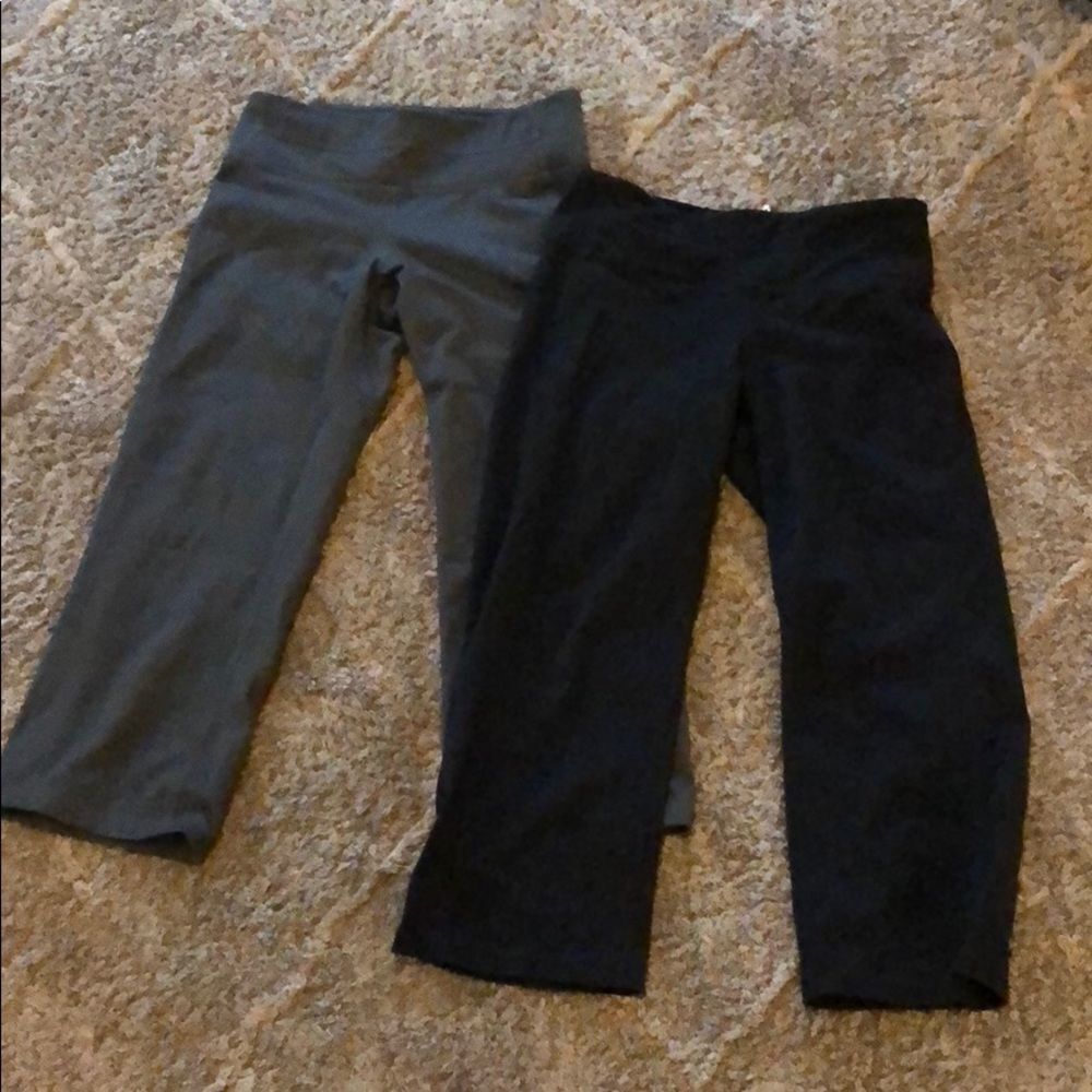 Athleta capris bundle of 2 S (#983)